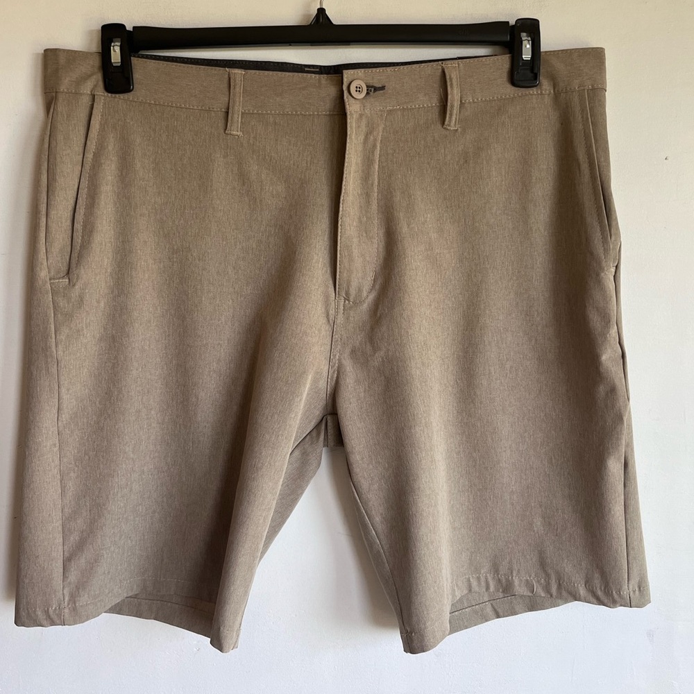 Ron Jon surf brand Hybrid chino shorts, NWT size 40, tan, pockets, belted